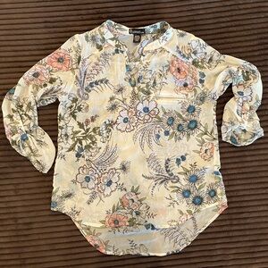 Sheer Floral Top Hi-Low Hem Button Tab 3/4 Sleeves Signature Studios Medium